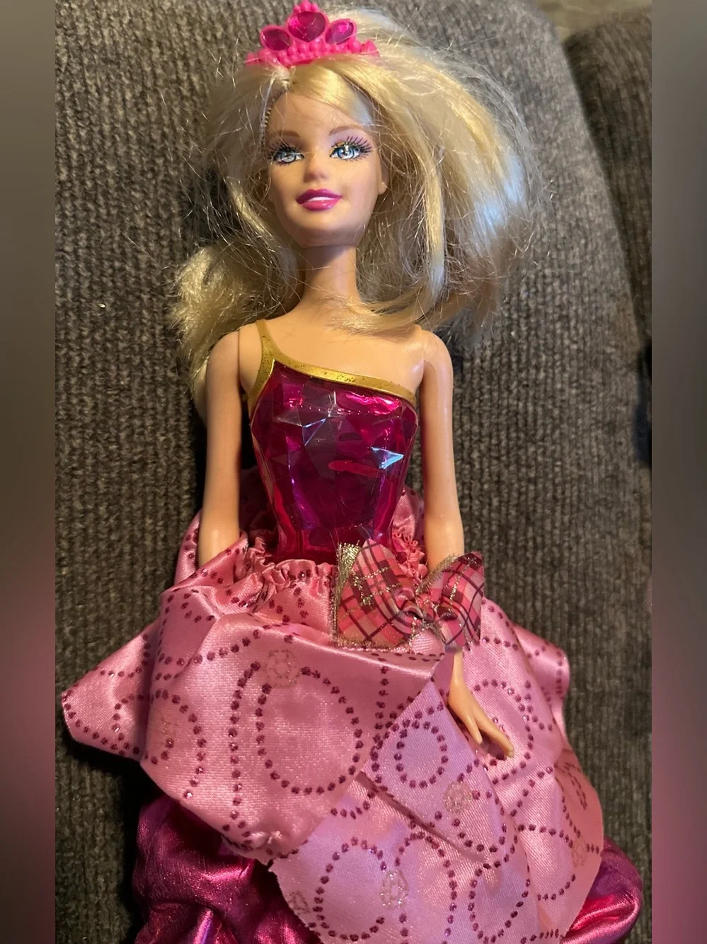 2011 Mattel Barbie Princess Charm School Blair Transforming Doll Pink Gown